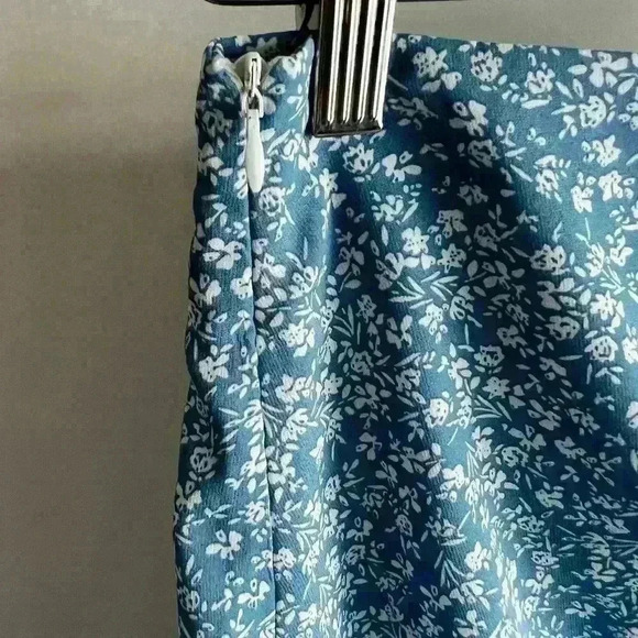 SHEIN Womens VCAY Ditsy Floral Ruched Detail Ruffle Vacation Euro Summer Skirt 2 - Picture 5 of 8